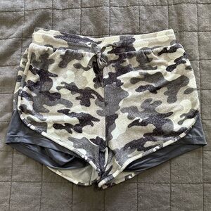 Zyia Gray Camo Lounge Boyfriend Sweat Shorts (NWOT)